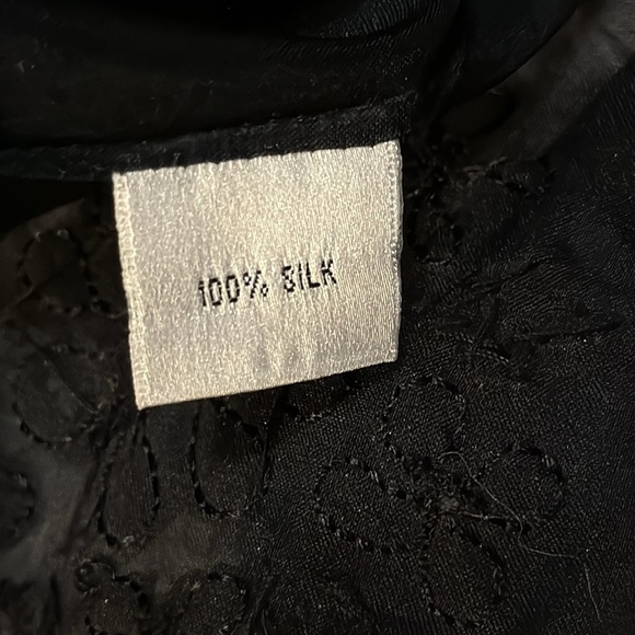 Elegant Black 100% Silk Floral Embellished Button-Up Blouse - Picture 8 of 9